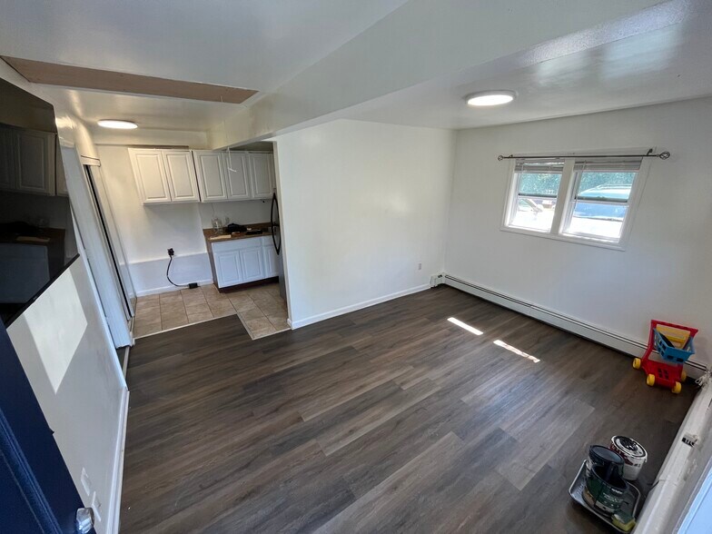 Building Photo - 32 Wintergreen Dr