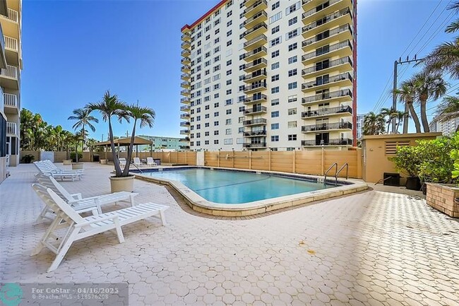 Building Photo - 1401 S Ocean Dr