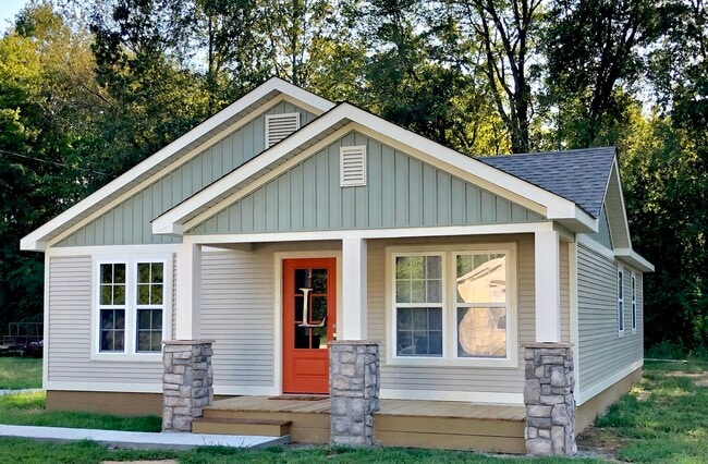 Building Photo - 80 Villa Lane