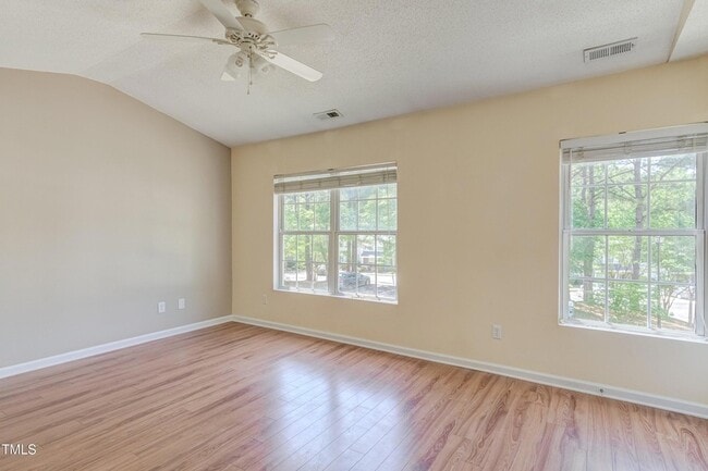Building Photo - 306 Orchard Park Dr