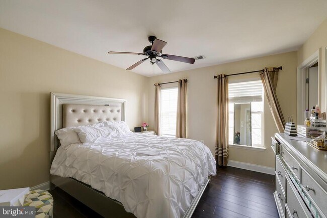 Building Photo - 601 Crossover Ct