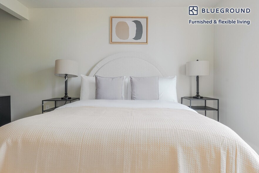 Building Photo - 18004 Midvale Ave N