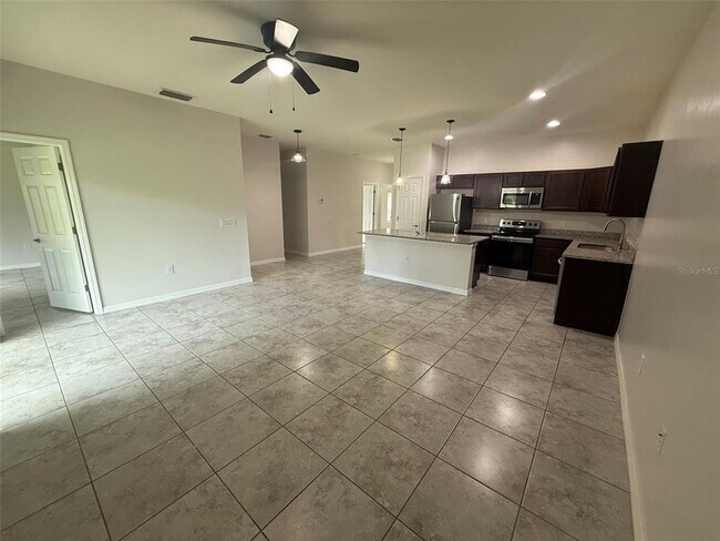 Building Photo - 24482 Zephyr Ct