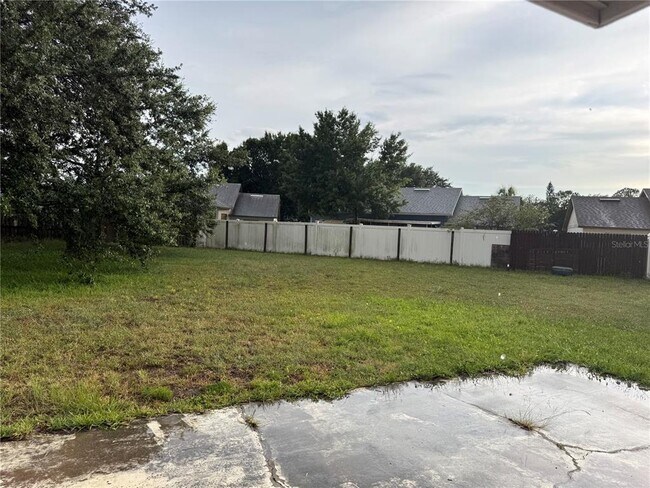 Building Photo - 1826 Clacton Dr