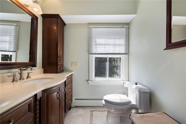 Building Photo - 107 Old Beach Rd