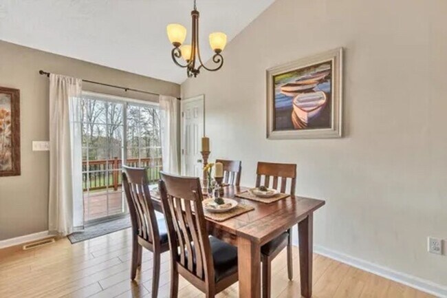 Building Photo - 3 Bedroom || 3 Bathroom Home in Moneta