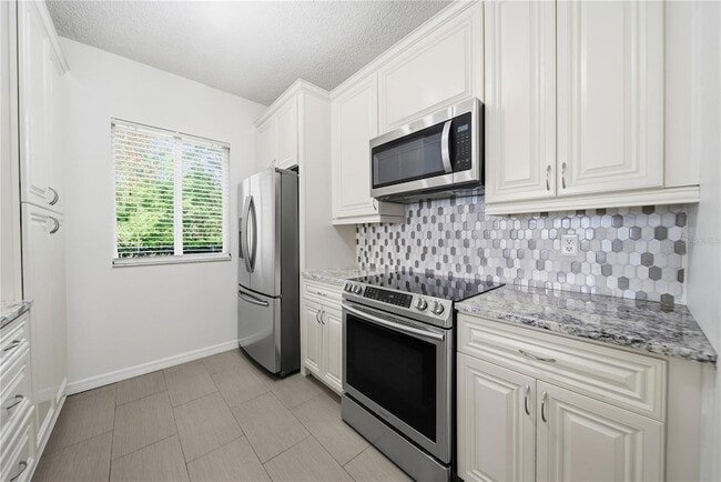 Building Photo - 18117 Paradise Point Dr