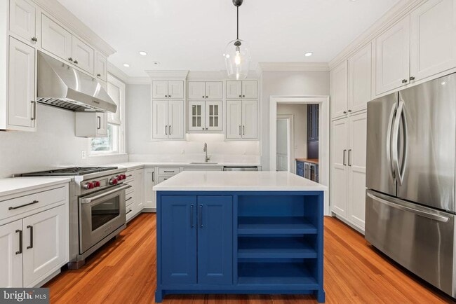 Building Photo - 509 Duke St