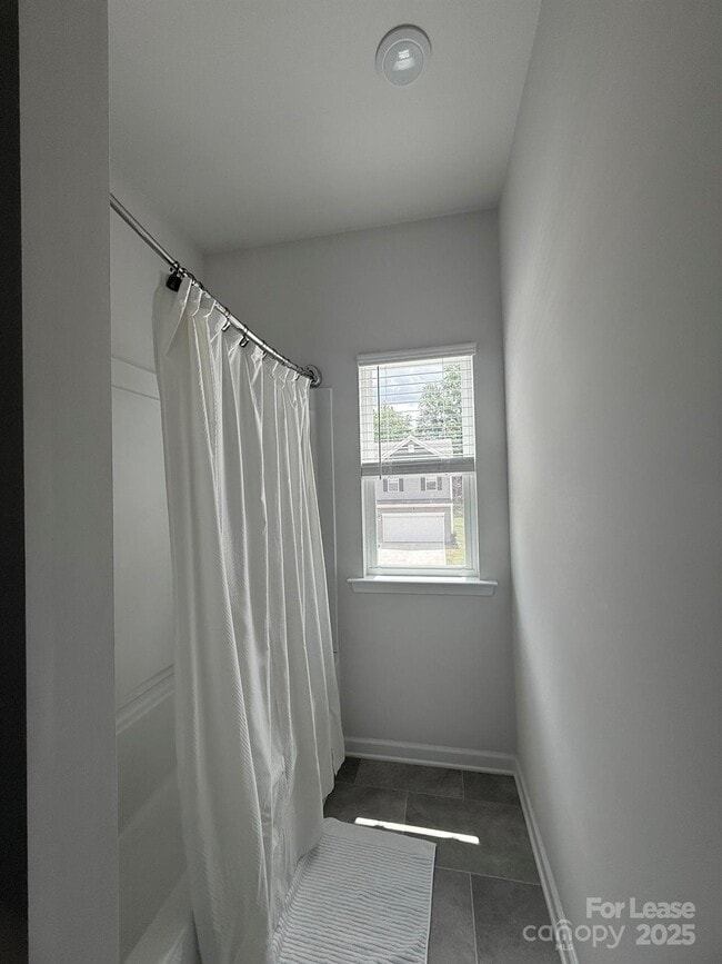 Building Photo - 6135 Moonview Ct