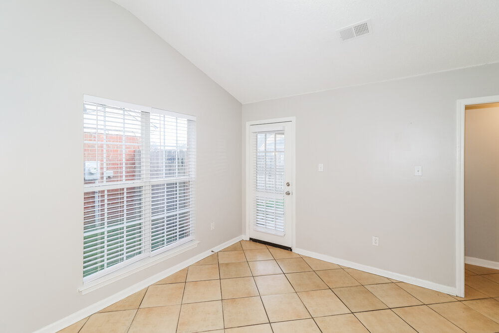 Building Photo - 761 Grant Dr