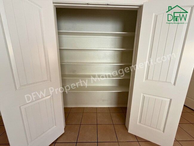 Building Photo - Beautiful 4-Bedroom Home with Scenic Backyard for Lease in Mesquite!