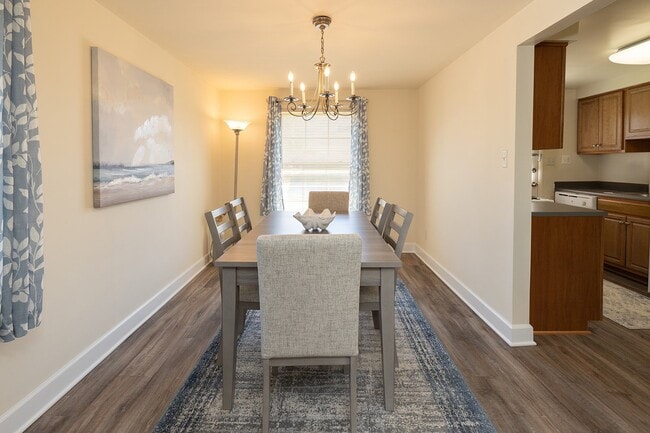 Building Photo - Walnut Grove Townhomes*