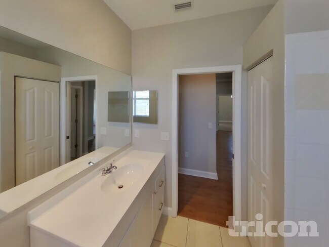 Building Photo - 9208 64th Ct E