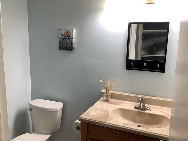 Building Photo - 70 Normandy B