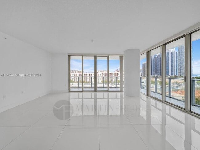 Building Photo - 300 Sunny Isles Blvd