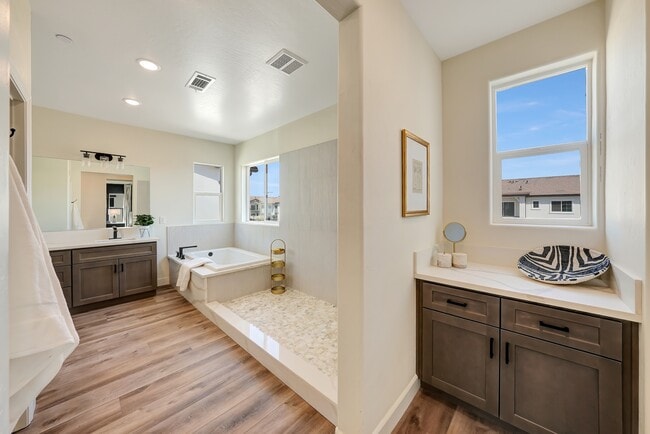 Building Photo - 143 N Un St