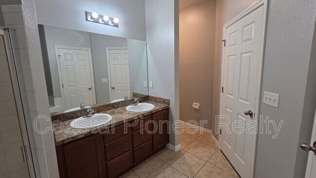 Building Photo - 30953 Water Lily Dr
