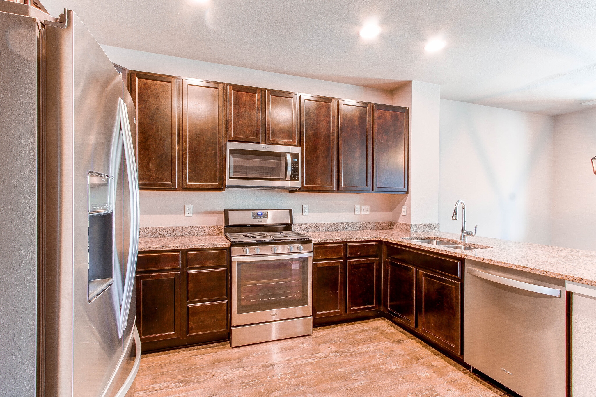 Stainless steel appliances - 1745 W 66th Ave