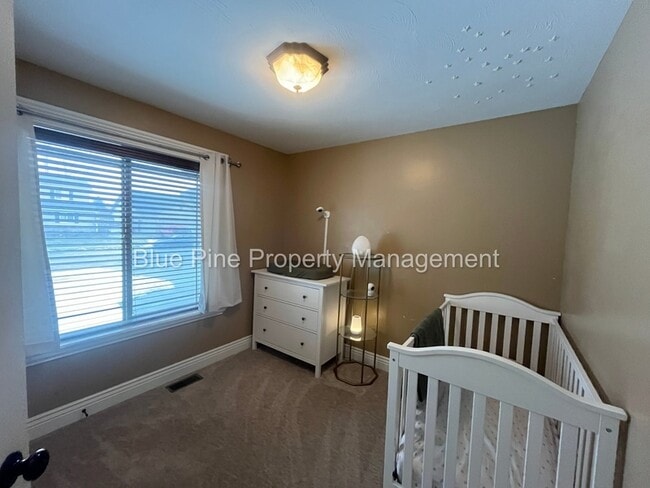 Building Photo - 2717 Mary Dr