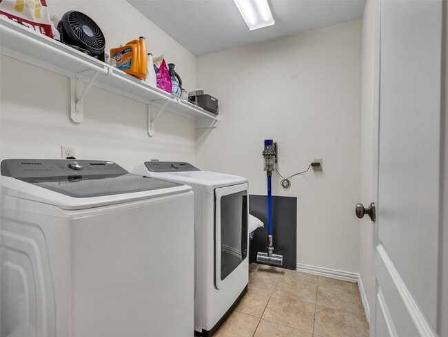 Building Photo - 24514 Bella Florence Dr