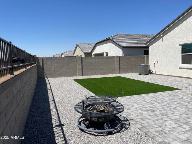 Building Photo - 24153 W Verlea Dr