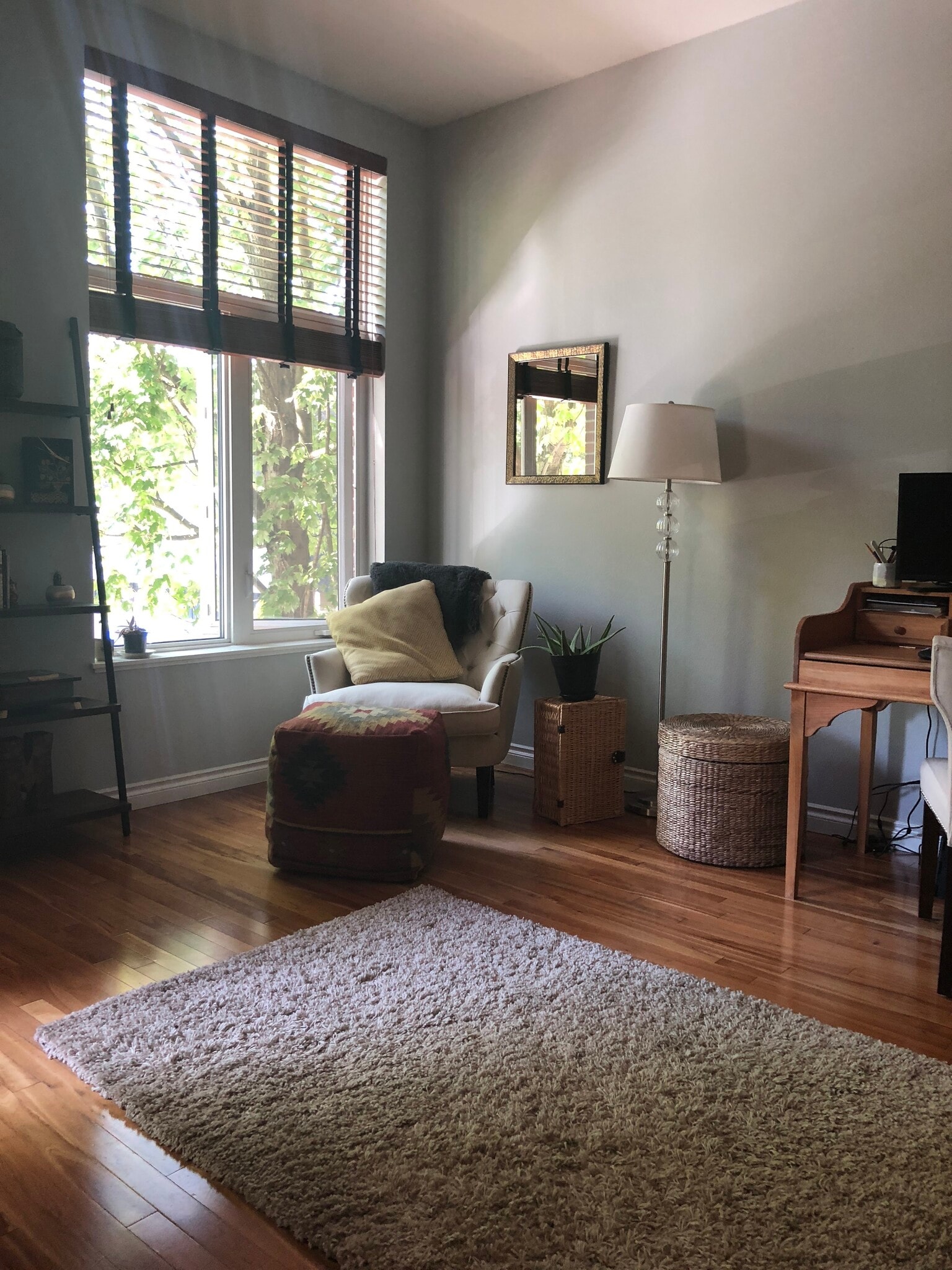 Separate nook for office or exercise space - 618 NW 12th Ave