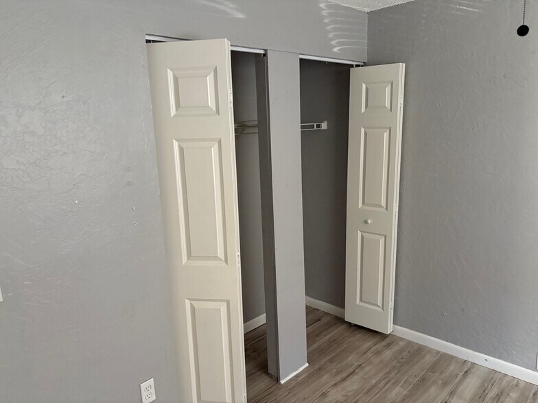 Building Photo - 440 Las Palmas Cir