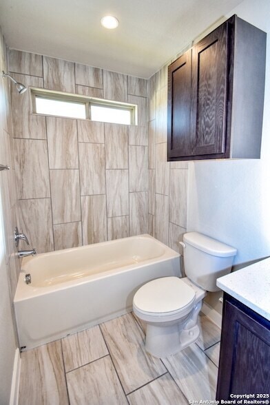 Building Photo - 8307 V. Pisa