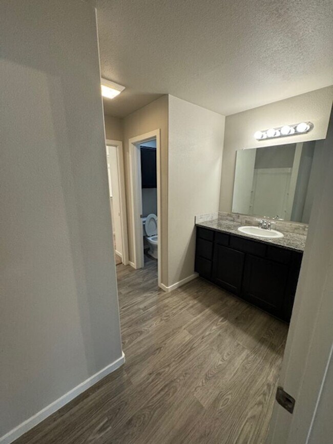 Building Photo - Upland Heights- 7047