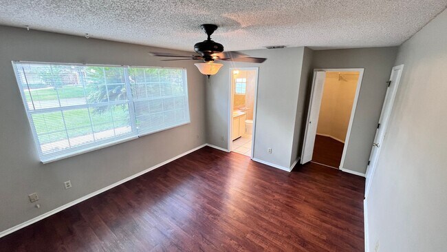 Building Photo - Beautiful 3/2 Home Located In Waterford La...