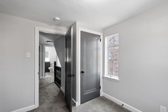 Building Photo - Stunning 4 bedroom home in McKeesport available July 1!