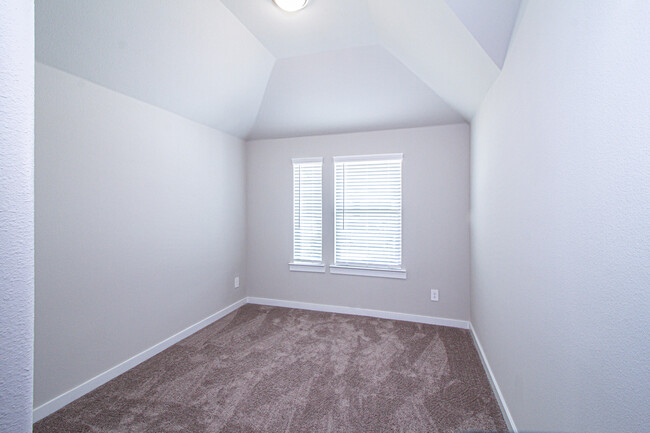 Building Photo - 5403 Big Thicket Ln
