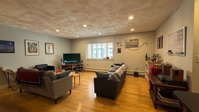 Building Photo - 115 Highland Ave