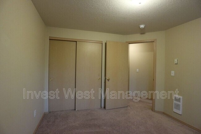 Building Photo - 1830 SE 11th Ave