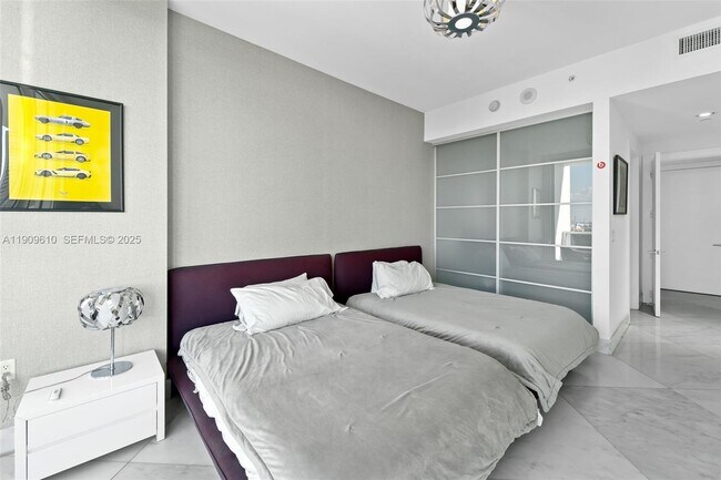 Building Photo - 4100 Island Blvd