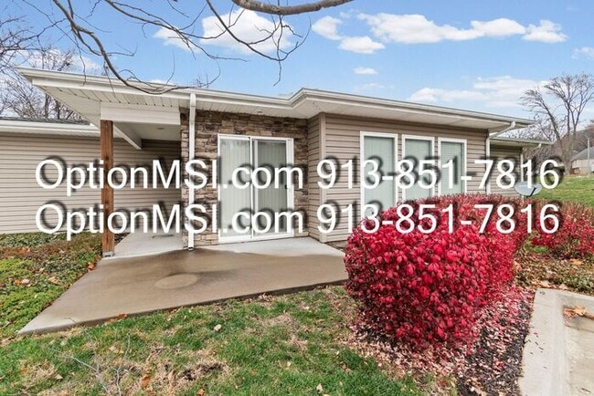 Building Photo - Beautifully Updated Liberty Home in a Prime Location!