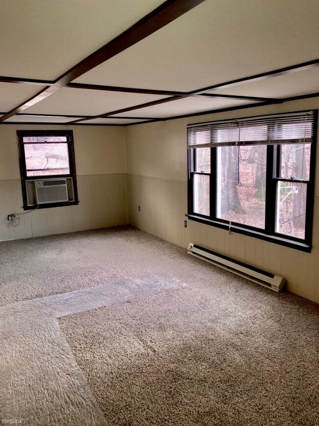Building Photo - 2 br, 1 bath Apartment - 2 Albert Ln Apt 6 #6