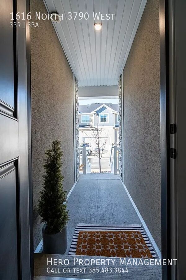 Building Photo - 1616 N 3790 W