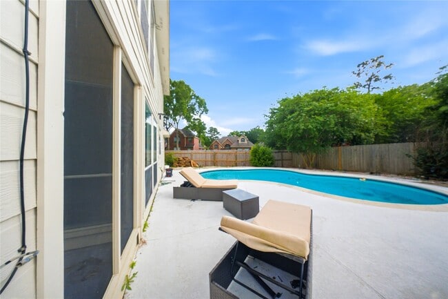 Building Photo - 2415 Mills Creek Dr