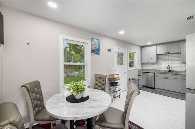 Building Photo - 4317 Brookside Dr
