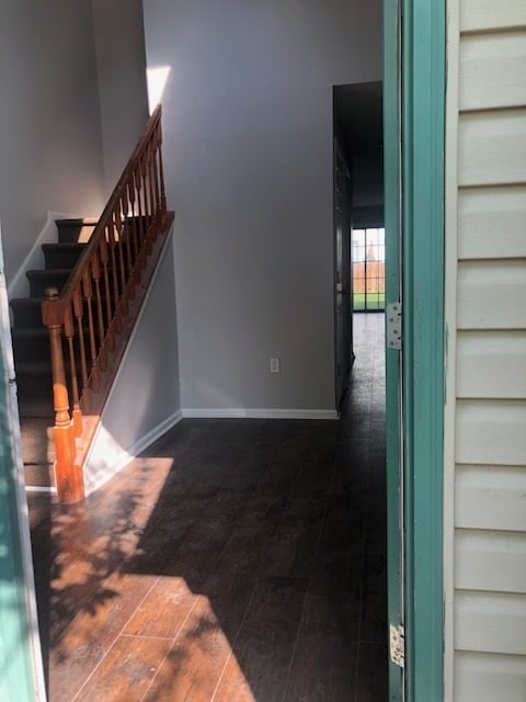 Building Photo - 3 Bedroom 2.5 bath w/1 car garage - Countr...