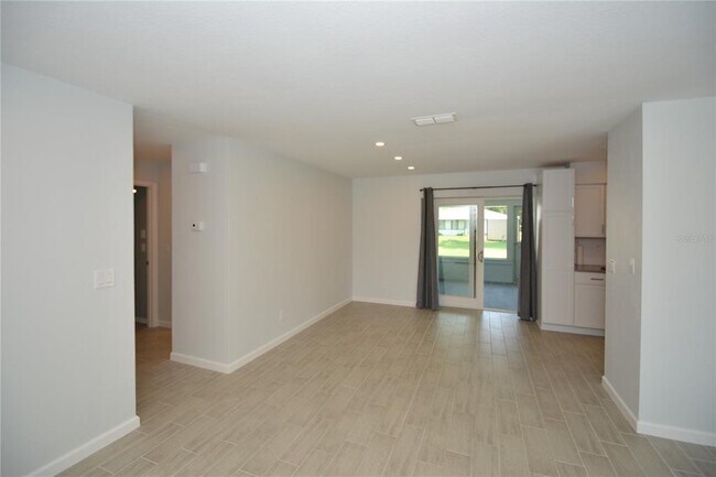 Building Photo - 14 Bolling Ln