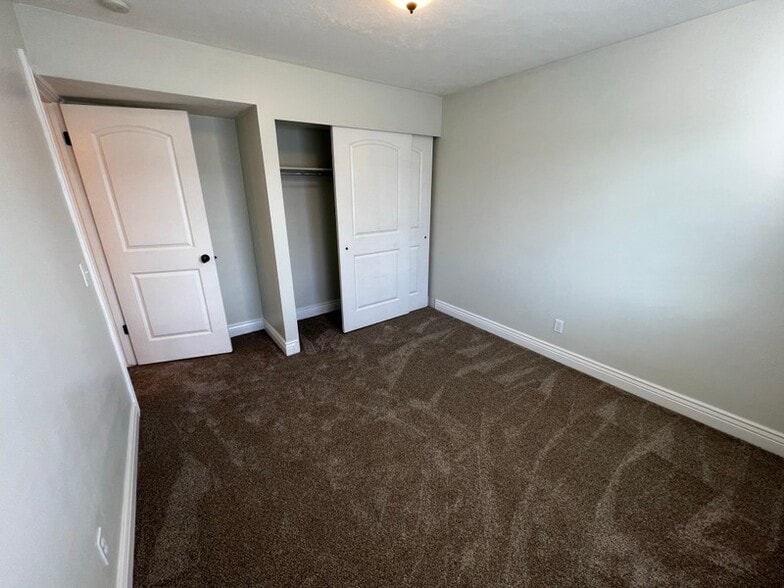 Building Photo - 893 Arnecia Ct