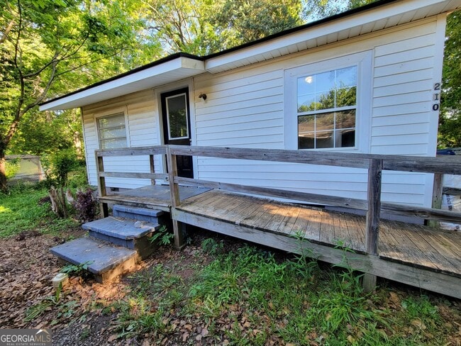 Primary Photo - 210 Highland Dr