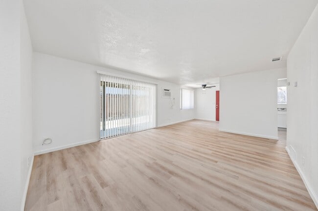 Building Photo - Charming 3 bedroom 2 bath home in Sacramento!
