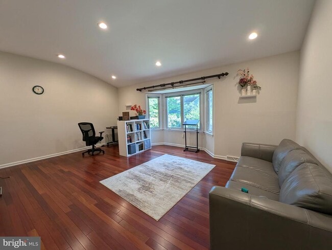 Building Photo - 419 Kennebec Rd