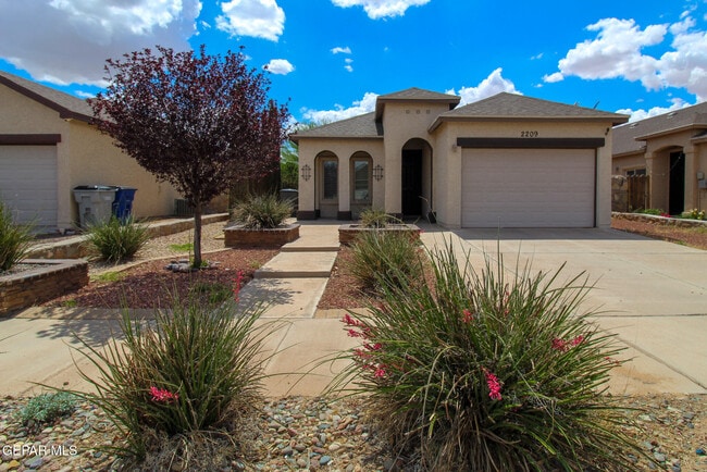 Primary Photo - 2209 Honour Point Pl