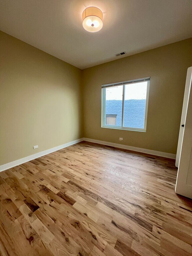 Building Photo - 4231 S Champlain Ave