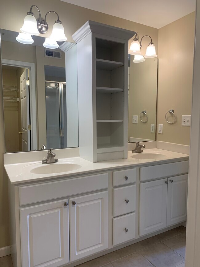 Master Bath - 1149 Arbor Creek Dr