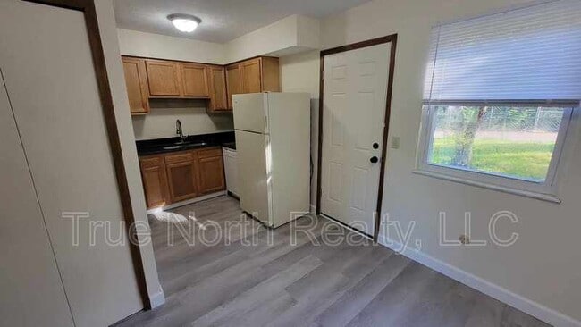 Building Photo - 3102 Jackielane Dr